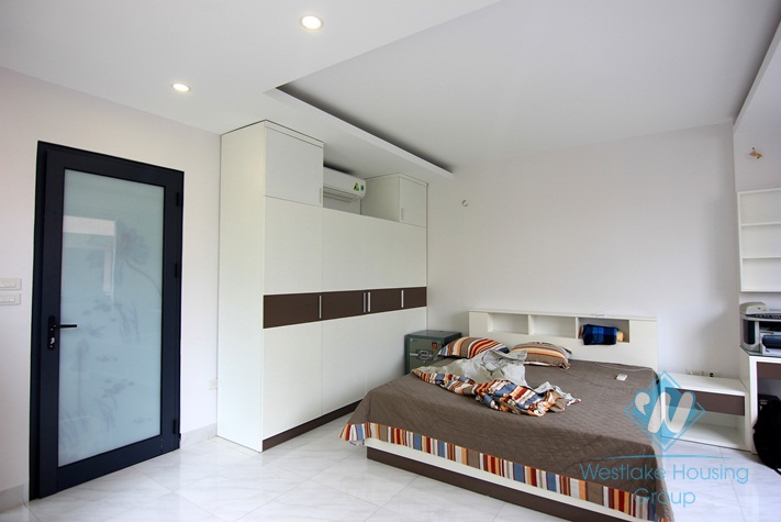 Room in a shared house at Giang Vo street, all bills included